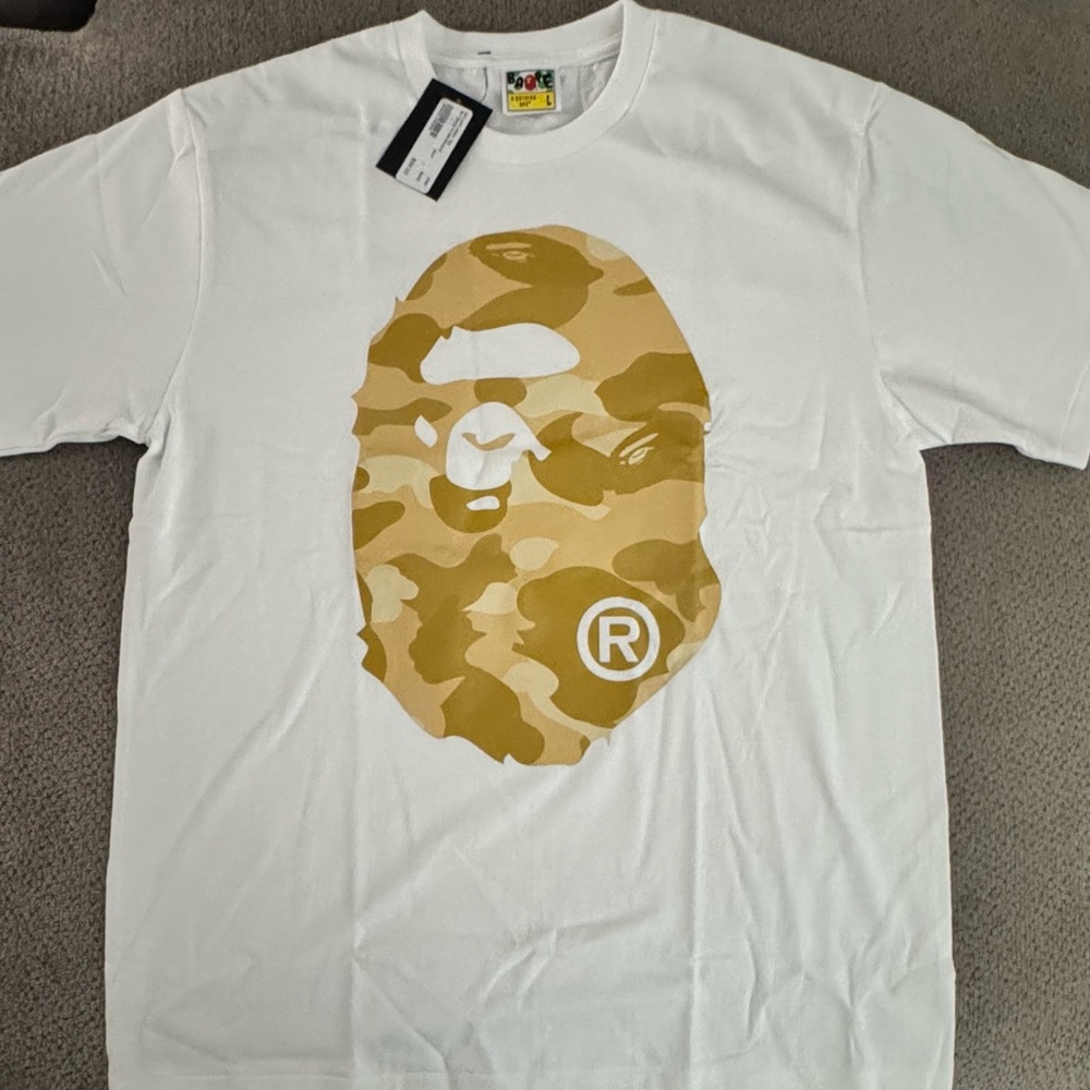 Brand New with Tags BAPE ‘A Bathing Ape’ White w/Gold Camo Ape Head T-Shirt! 2sz